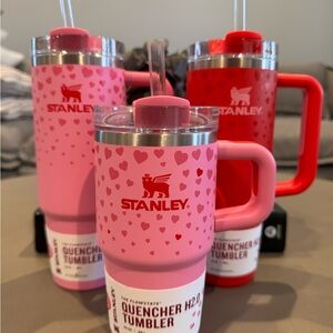 Stanley Pink and Red Heart Quencher H2.0 Tumbler. Valentines limited edition.